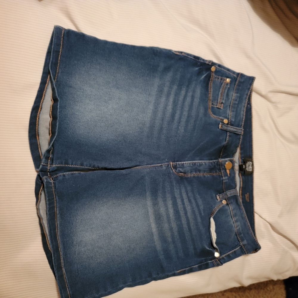 Jones NY Midrise Denim Short Sz 10